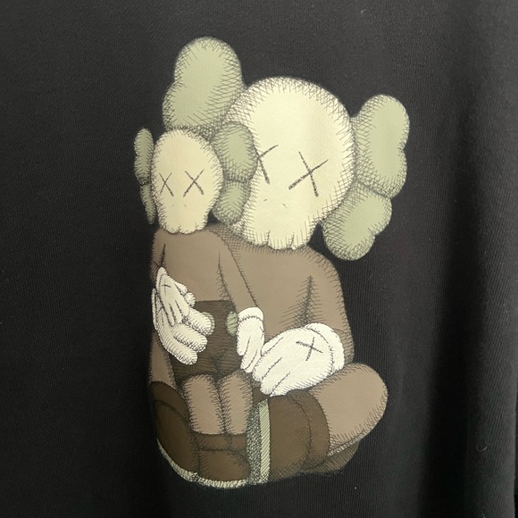 Uniqlo Black Crewneck Sweater Timeless Knit Design - Picture 2 of 4